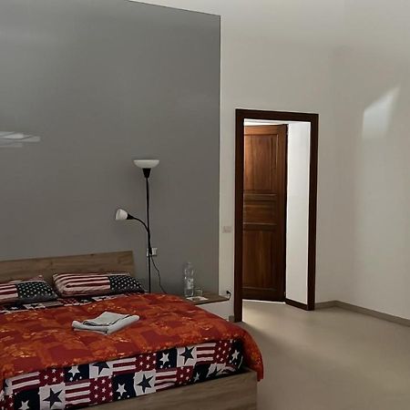 Apartament Grande Stanza Matrimoniale In Palazzo Signorile Mirandola Zewnętrze zdjęcie
